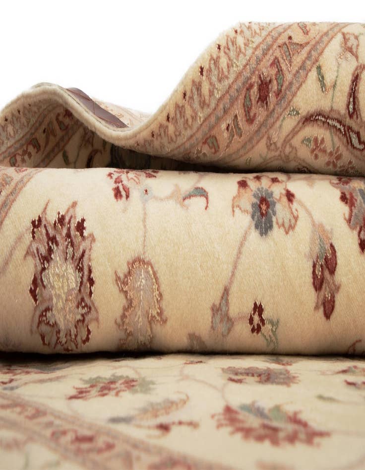 Detail image of 5' 1 x 6' 10 Tabriz Rug