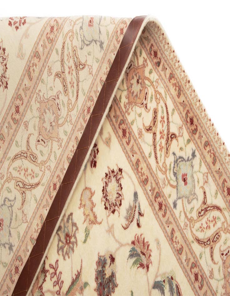 Detail image of 5' 1 x 6' 10 Tabriz Rug