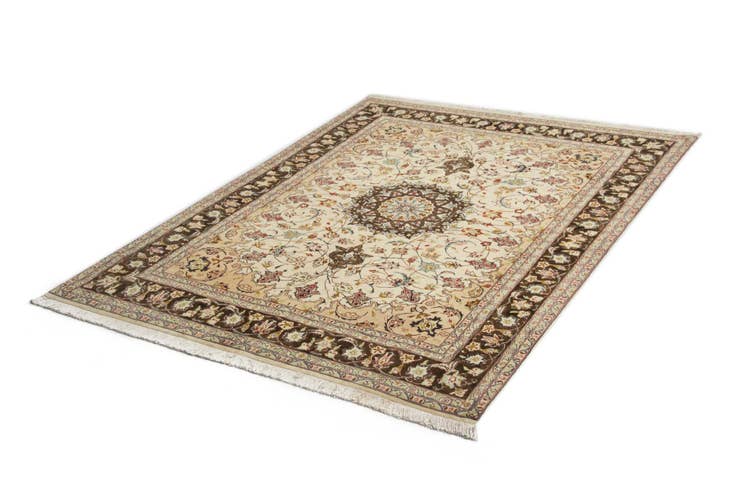 Detail image of 4' 11 x 6' 9 Tabriz Rug