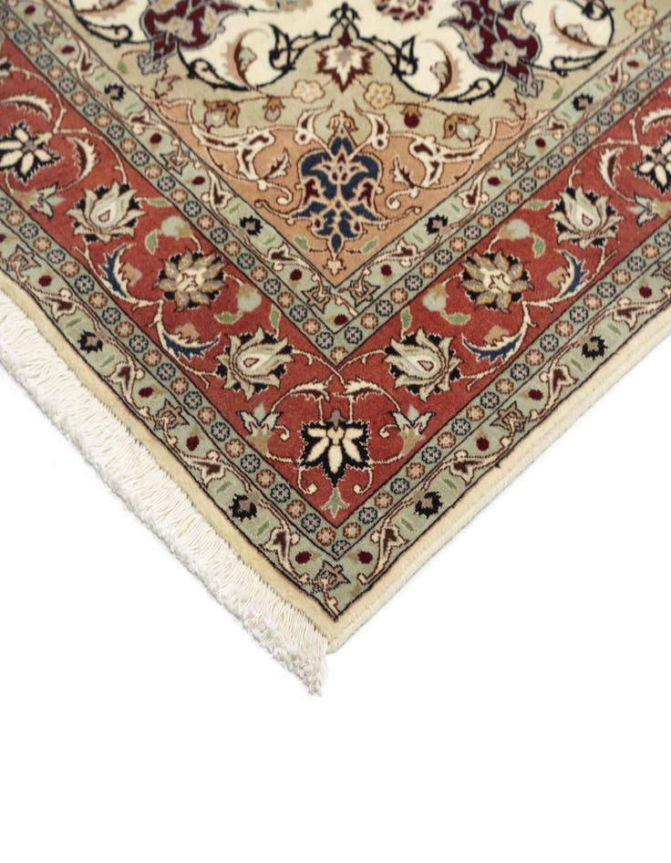 Detail image of 5' 1 x 6' 8 Tabriz Rug