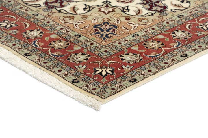 5' 1 x 6' 8 Tabriz Rug