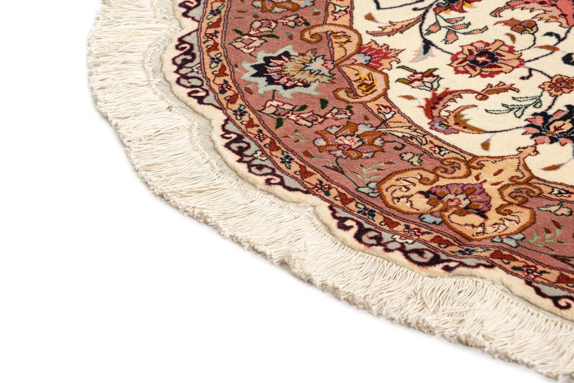 4' 9 x 6' 9 Tabriz Rug