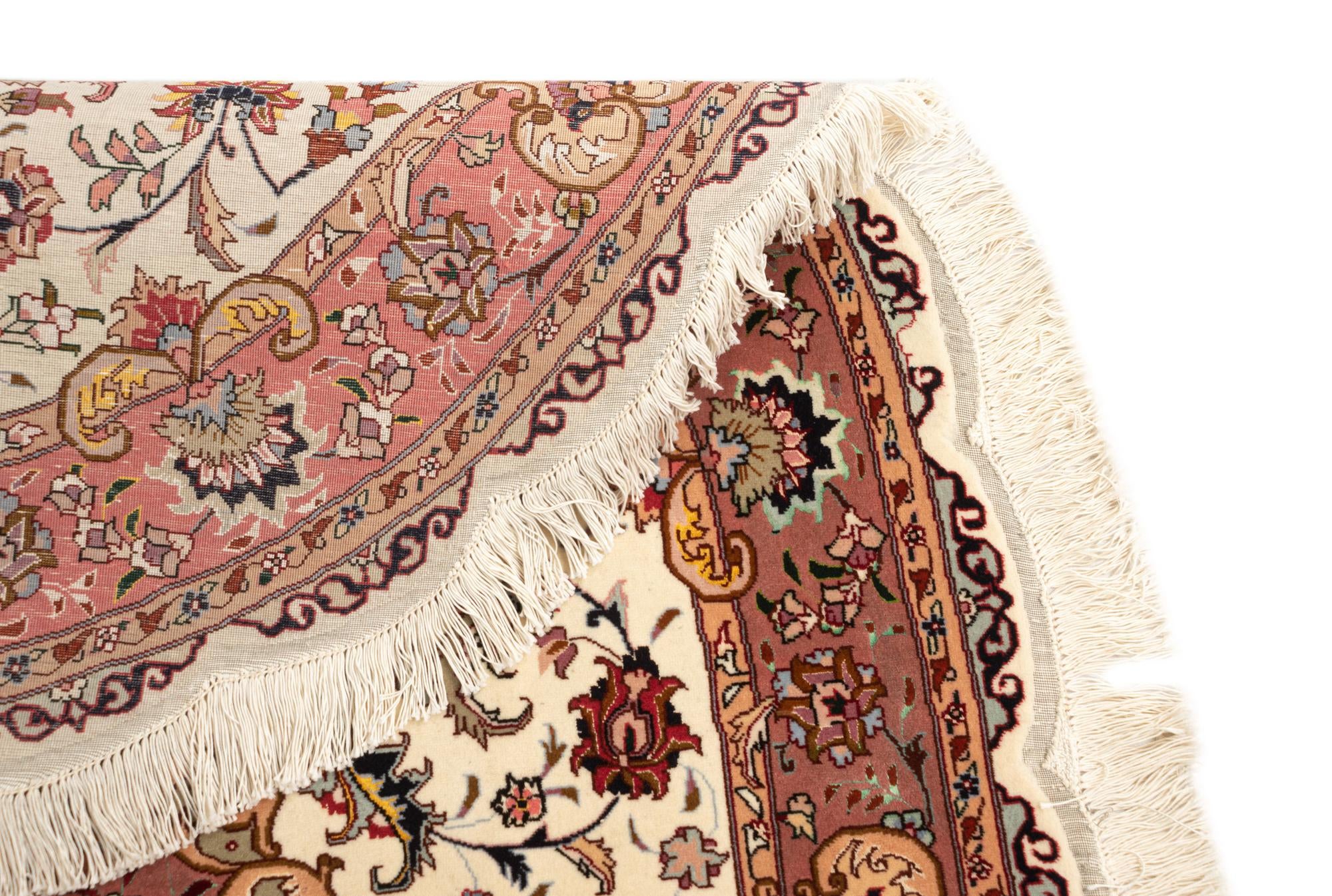 4' 9 x 6' 9 Tabriz Rug