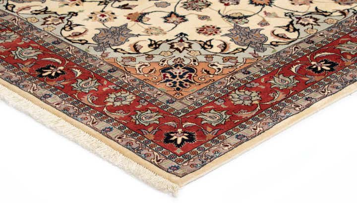 5' 1 x 6' 10 Tabriz Rug