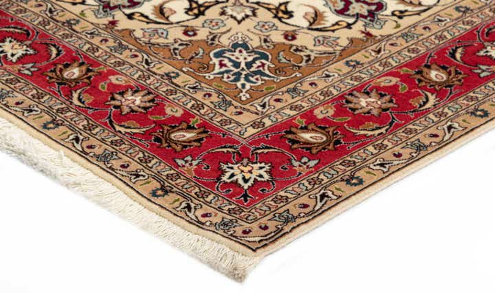 5' x 6' 6 Tabriz Rug