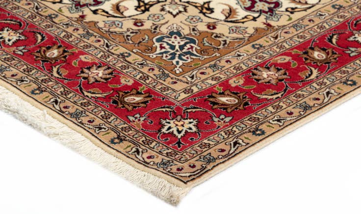 Detail image of 5' x 6' 6 Tabriz Rug