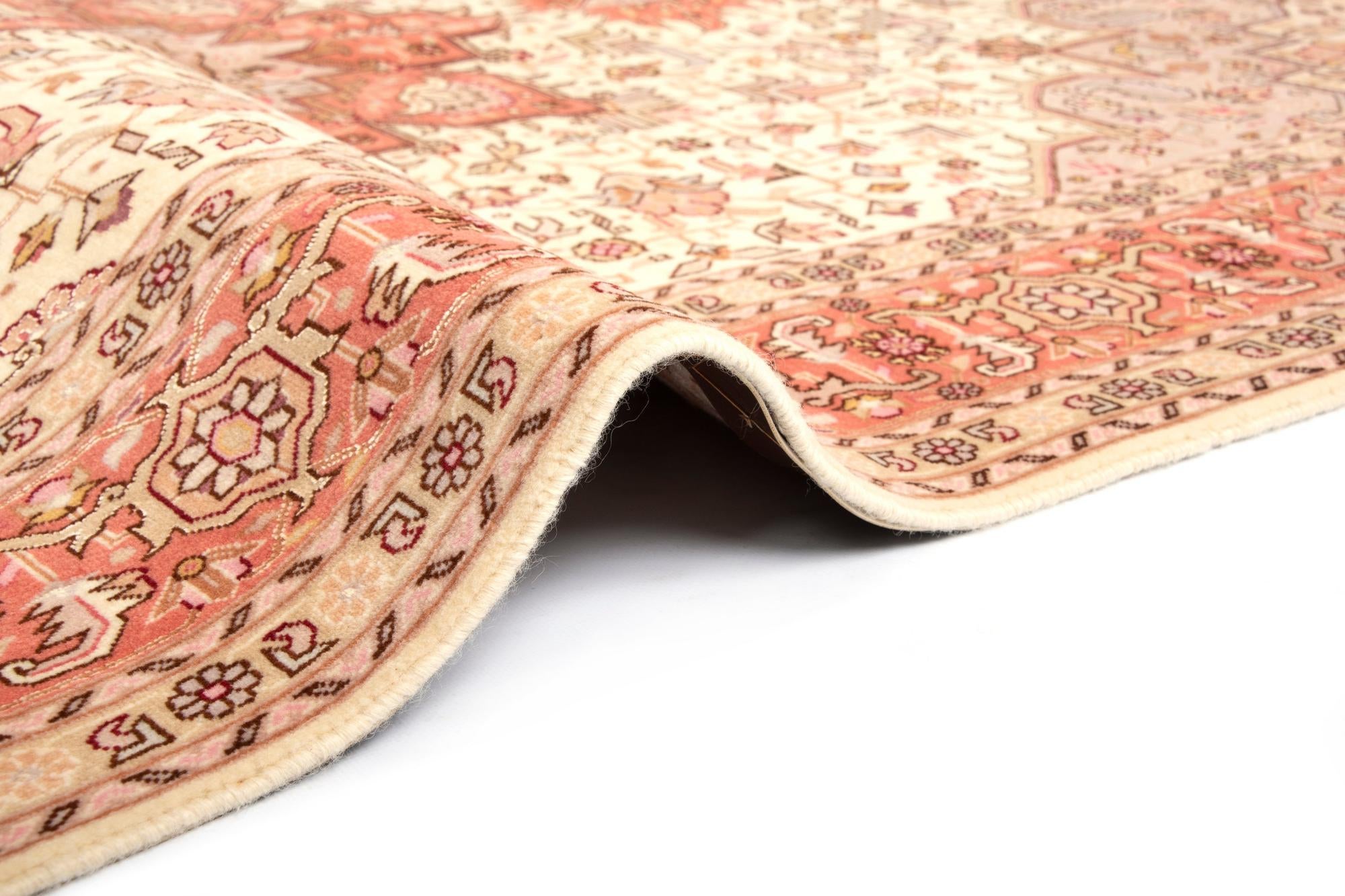 5' x 6' 7 Tabriz Rug