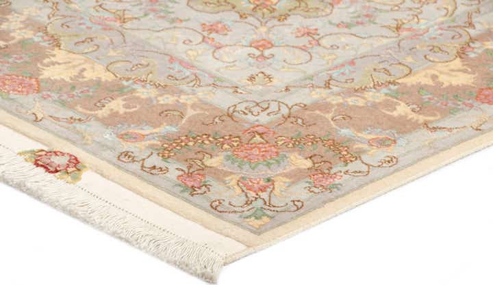 5' x 6' 11 Tabriz Rug