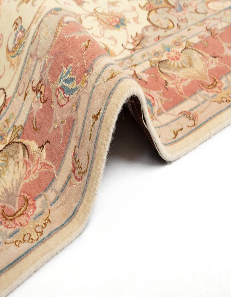 Detail image of 5' x 6' 4 Tabriz Rug