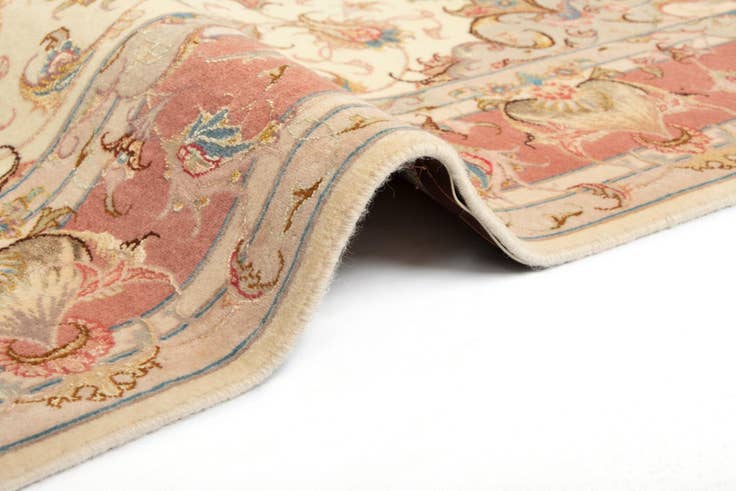 Detail image of 5' x 6' 4 Tabriz Rug