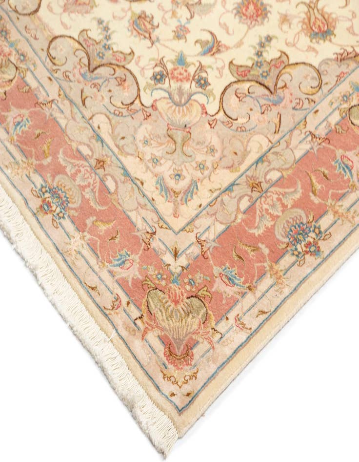 Detail image of 5' x 6' 4 Tabriz Rug