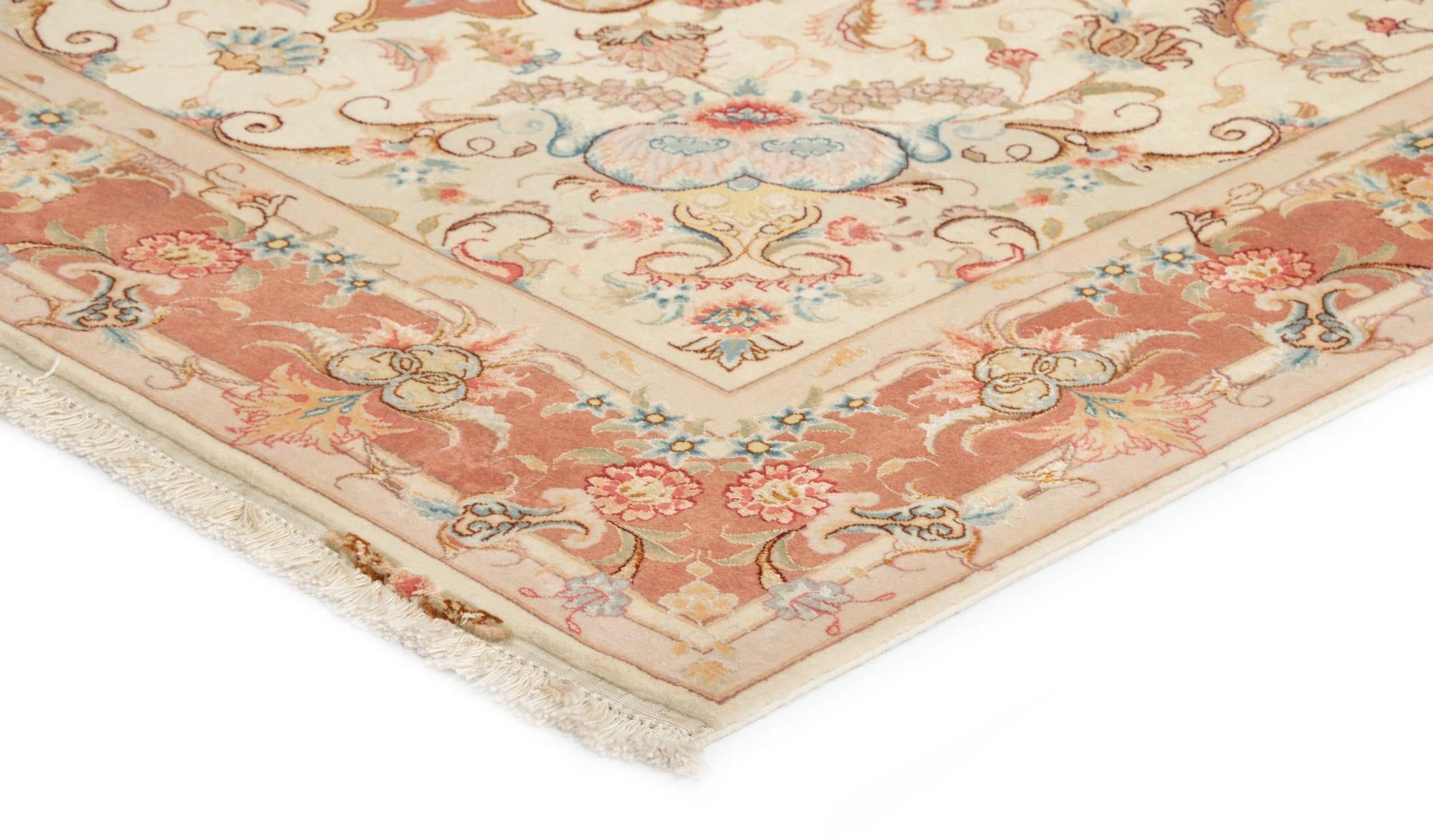 5' x 7' 1 Tabriz Rug