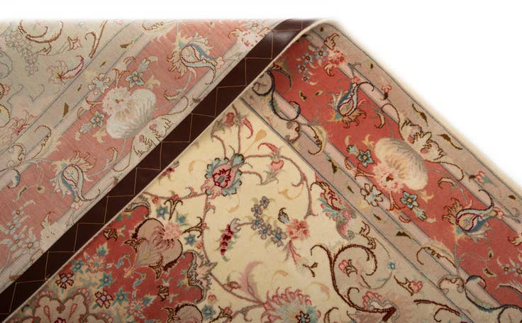 Detail image of 4' 10 x 7' Tabriz Rug