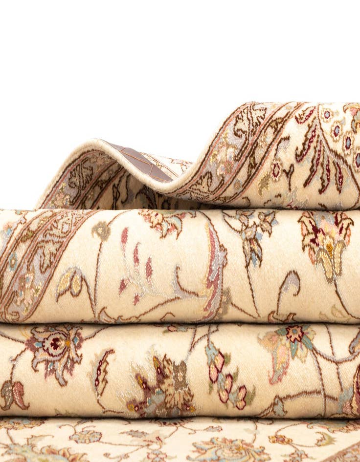 Detail image of 4' 11 x 6' 8 Tabriz Rug