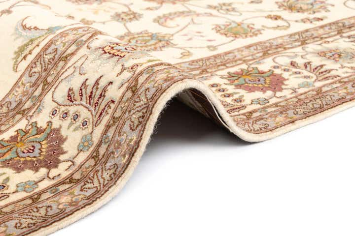 4' 11 x 6' 8 Tabriz Rug