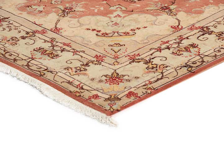 5' 1 x 6' 9 Tabriz Rug
