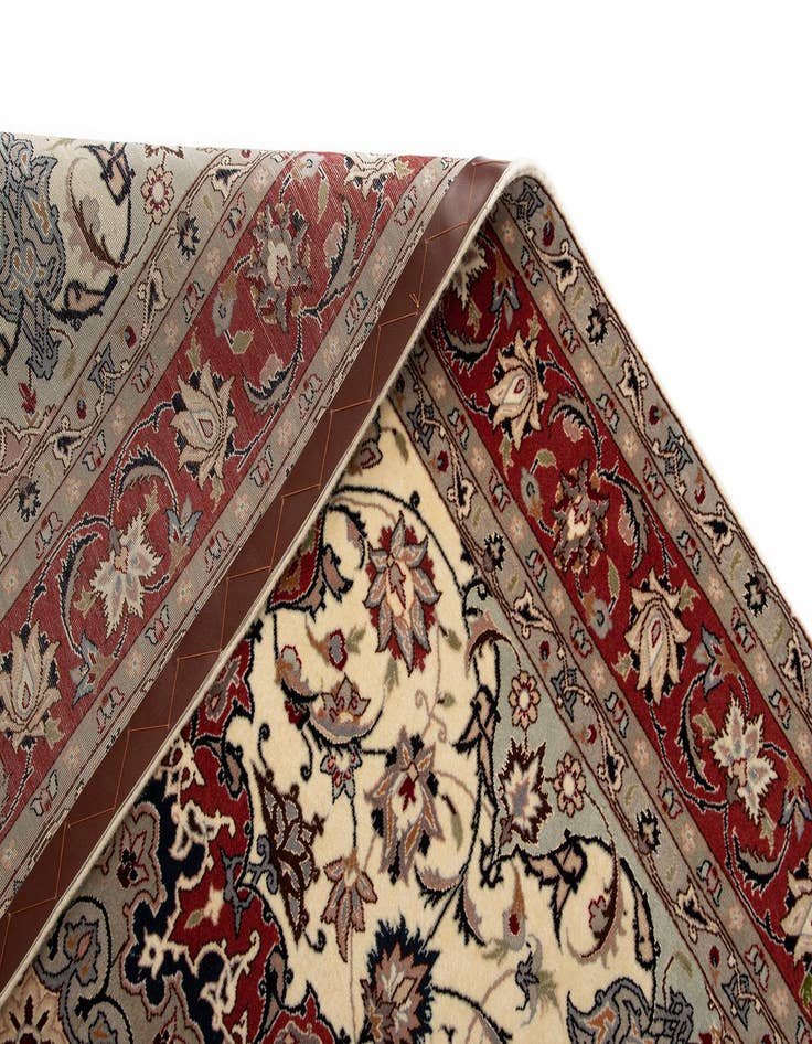 Detail image of 5' 1 x 6' 10 Tabriz Rug