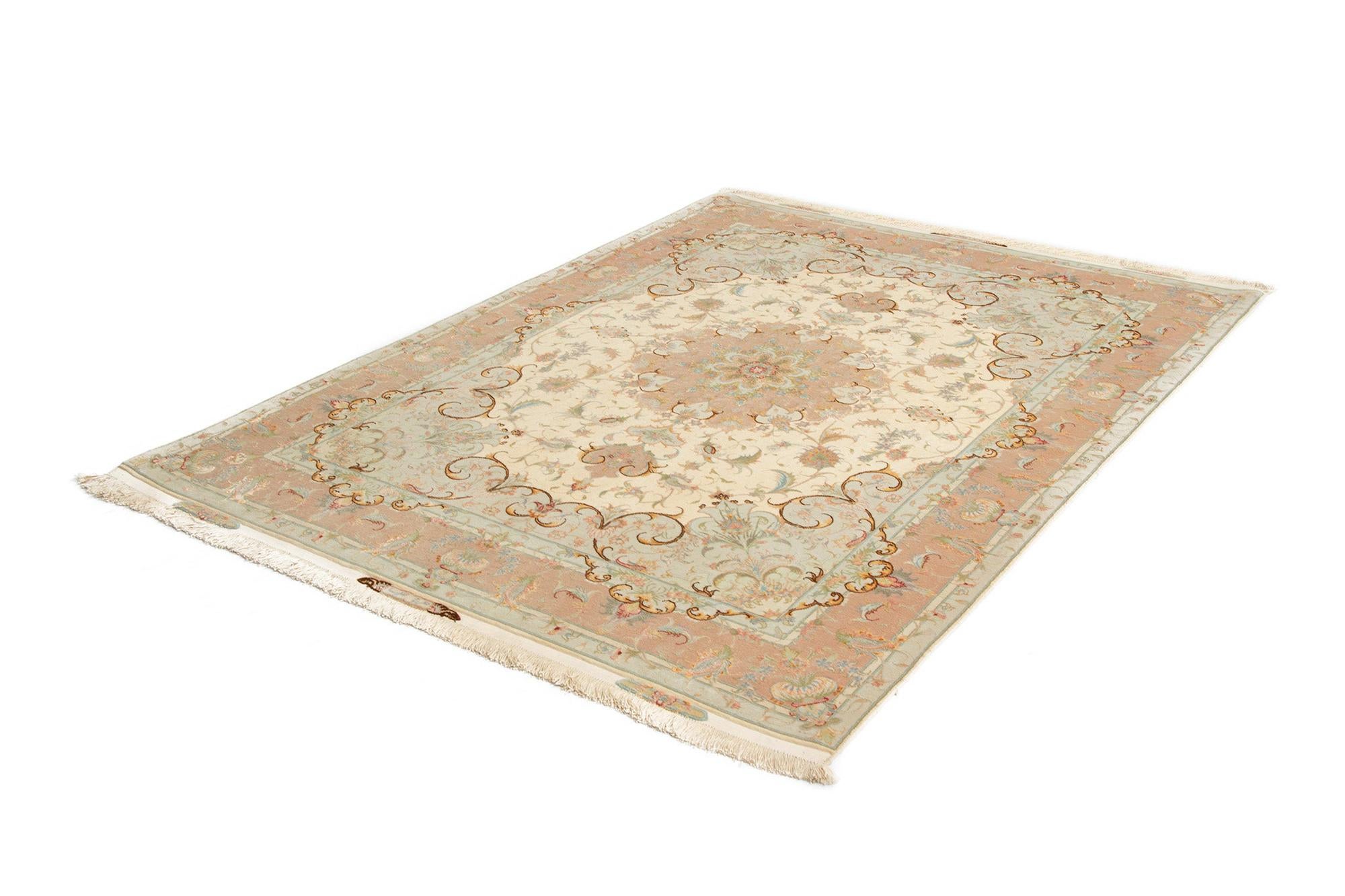 5' 1 x 6' 9 Tabriz Rug