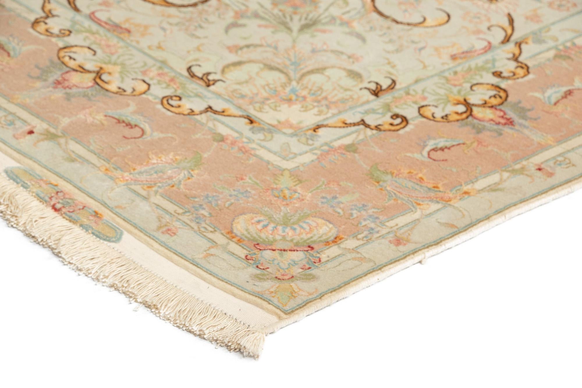 5' 1 x 6' 9 Tabriz Rug