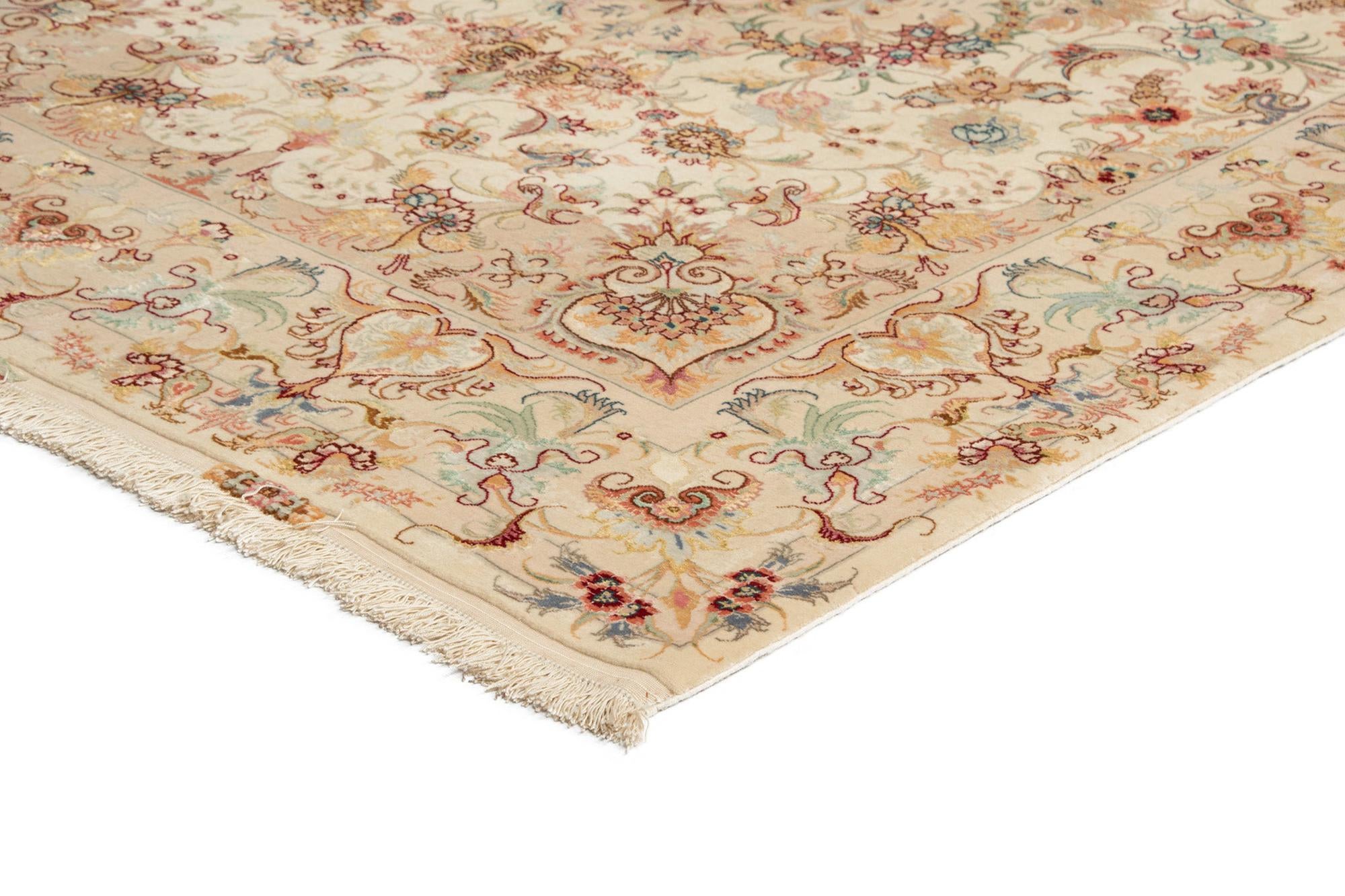 5' x 7' 1 Tabriz Rug
