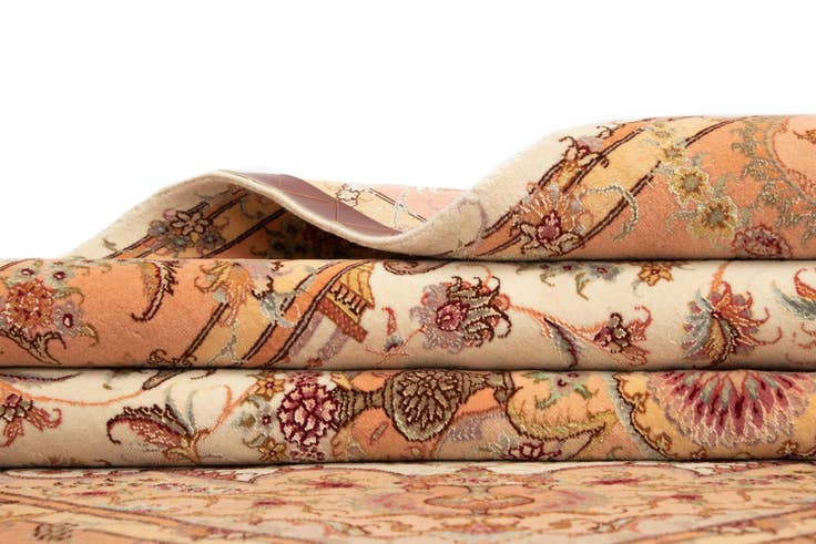 Detail image of 4' 10 x 6' 9 Tabriz Rug