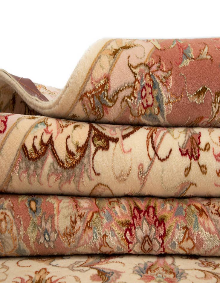 Detail image of 5' x 7' 1 Tabriz Rug