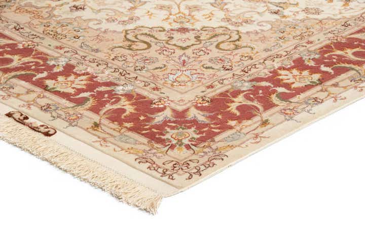 5' 1 x 6' 10 Tabriz Rug