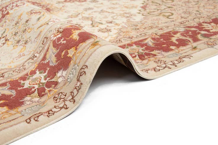 Detail image of 5' 1 x 6' 10 Tabriz Rug