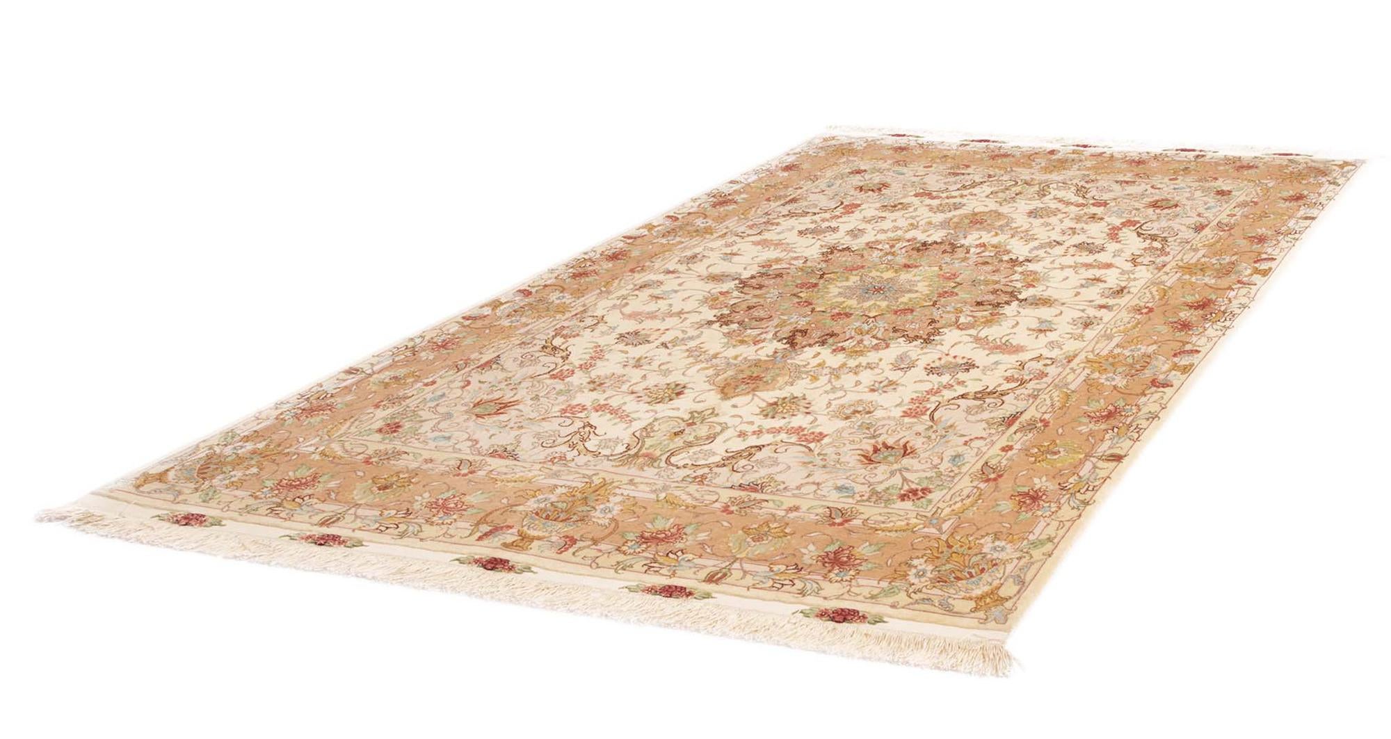 5' x 6' 11 Tabriz Rug