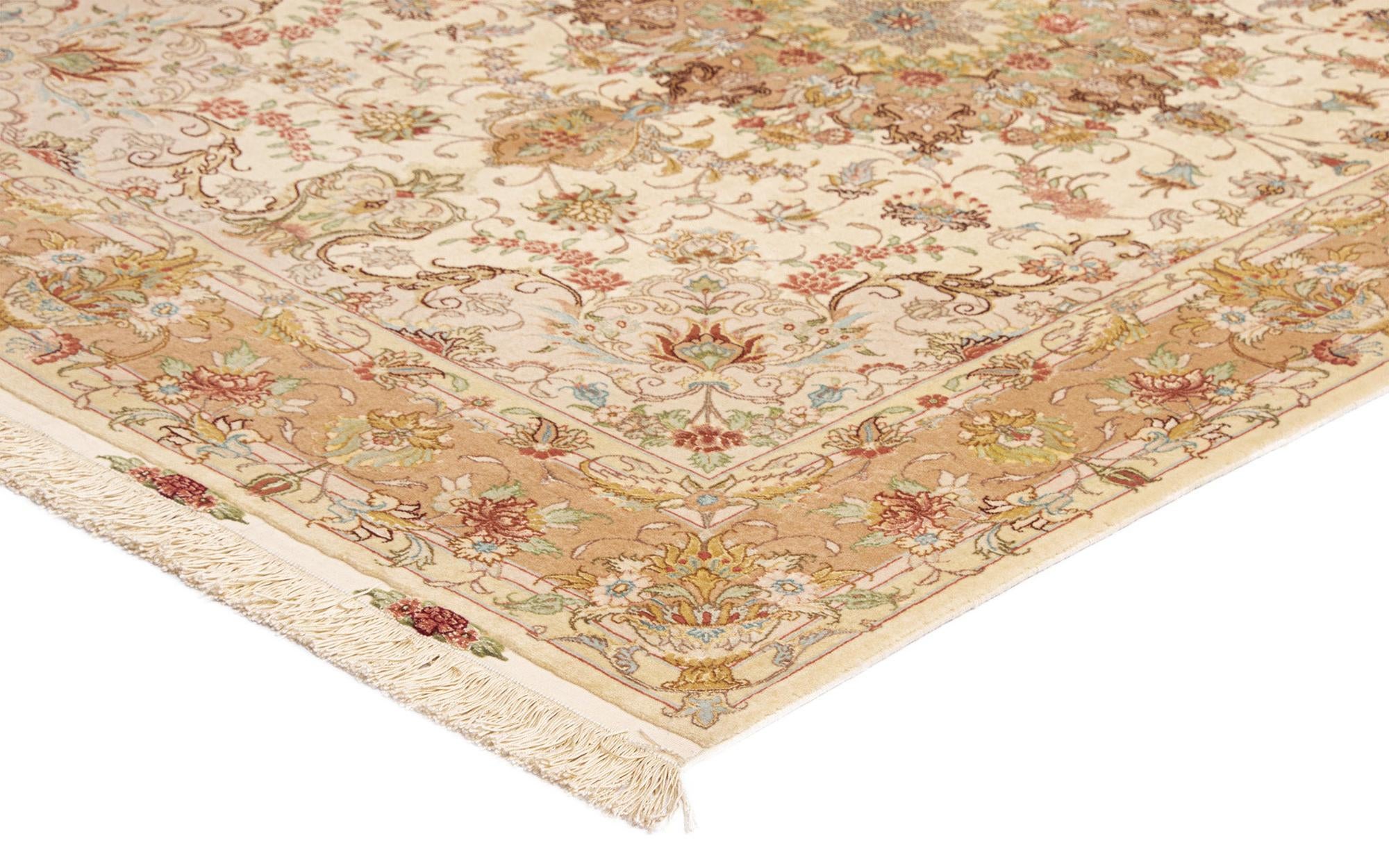5' x 6' 11 Tabriz Rug