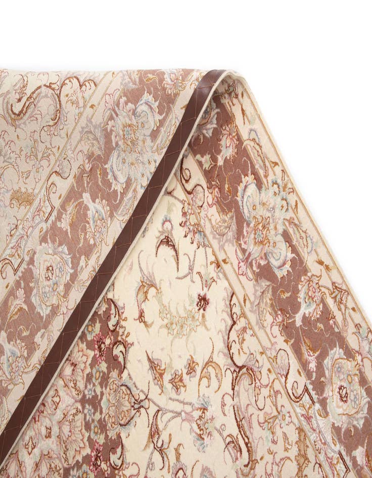 Detail image of 5' x 7' 2 Tabriz Rug