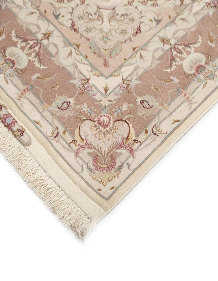 Detail image of 5' x 6' 10 Tabriz Rug