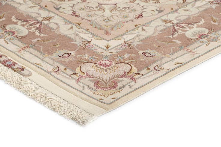 Detail image of 5' x 6' 10 Tabriz Rug