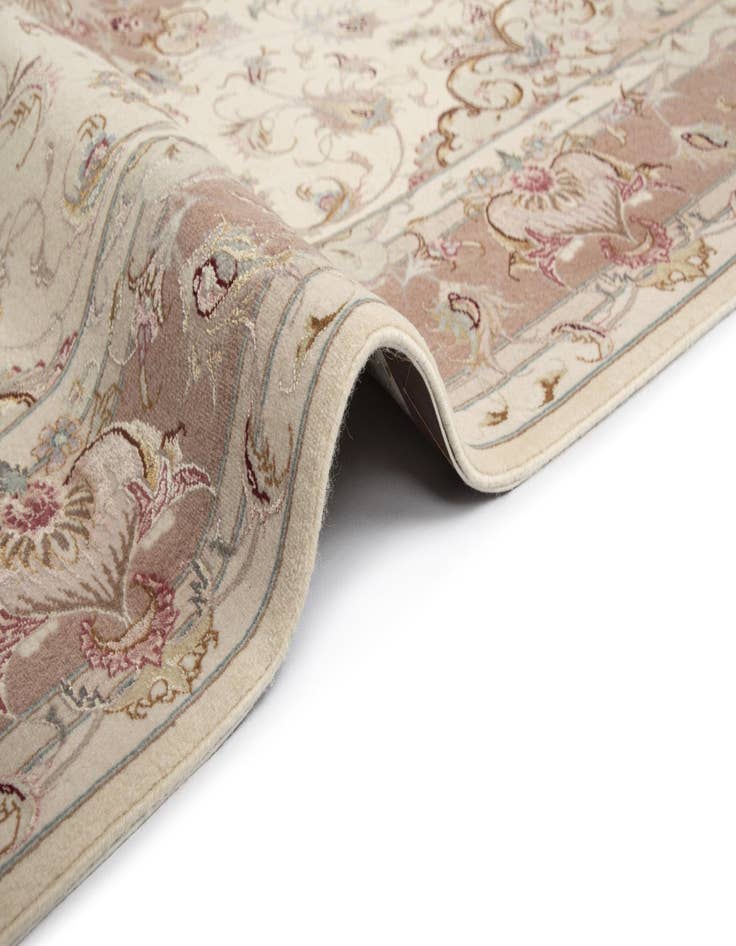 Detail image of 5' x 6' 10 Tabriz Rug