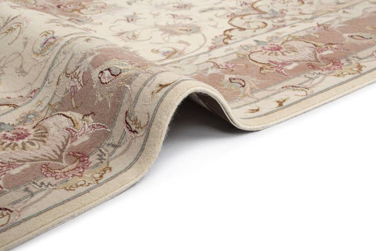 Detail image of 5' x 6' 10 Tabriz Rug