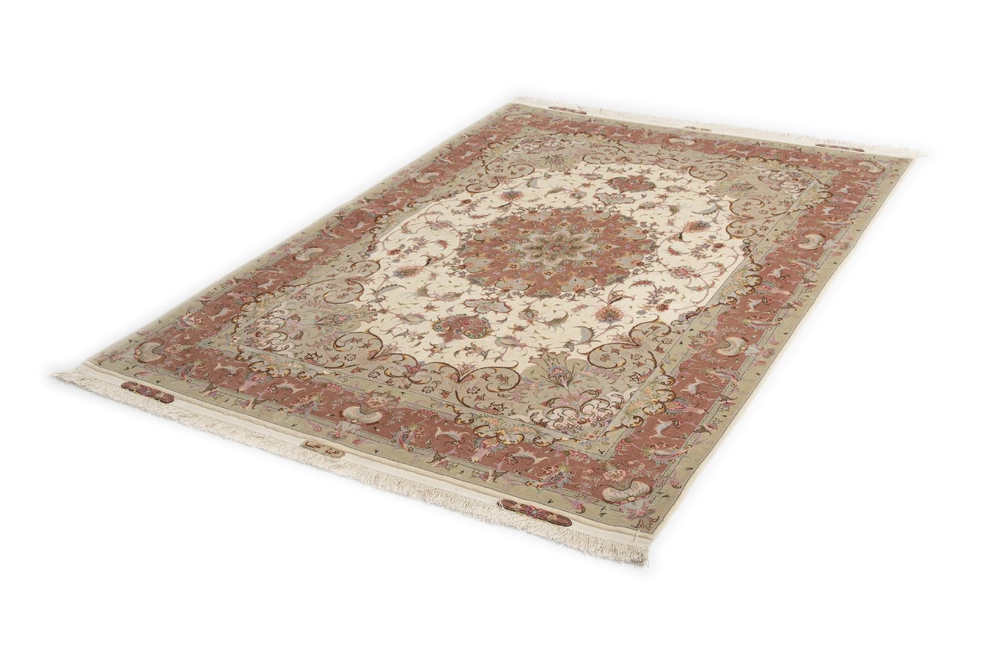 5' x 7' 1 Tabriz Rug
