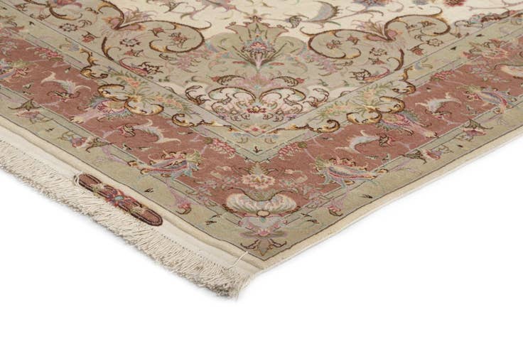 Detail image of 5' x 7' 1 Tabriz Rug