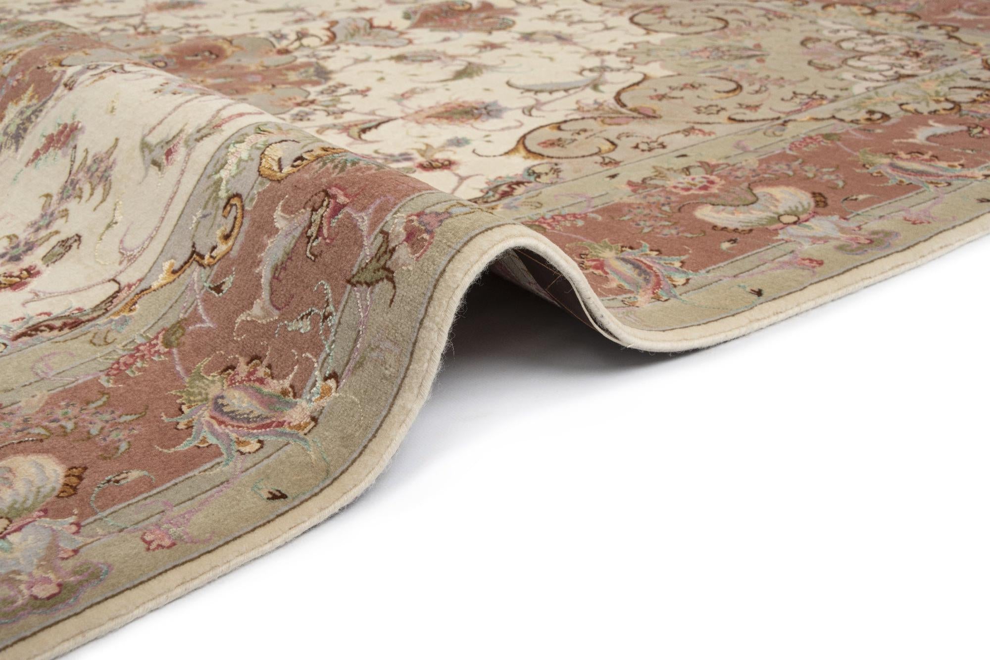5' x 7' 1 Tabriz Rug