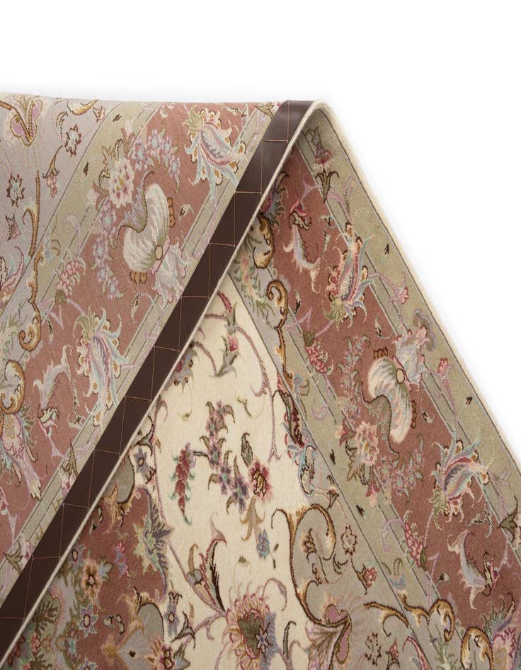 Detail image of 5' x 7' 1 Tabriz Rug