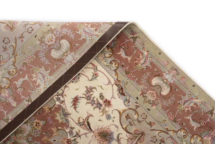 Detail image of 5' x 7' 1 Tabriz Rug