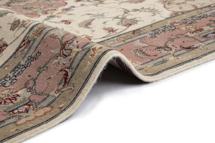 4' 11 x 6' 8 Tabriz Rug