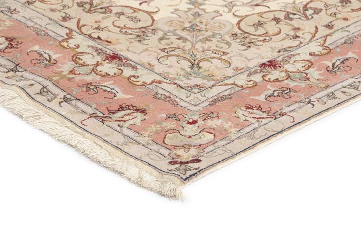 Detail image of 4' 10 x 7' 1 Tabriz Rug