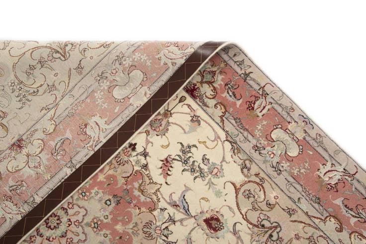 Detail image of 4' 10 x 7' 1 Tabriz Rug