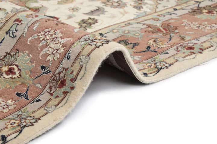 5' 1 x 6' 9 Tabriz Rug