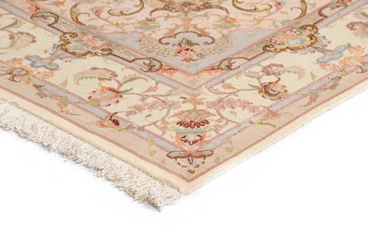Detail image of 4' 11 x 6' 8 Tabriz Rug