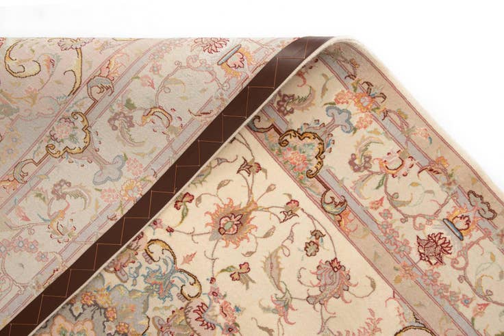 Detail image of 4' 11 x 6' 8 Tabriz Rug
