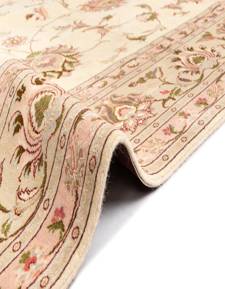 Detail image of 6' 5 x 8' 5 Tabriz Rug