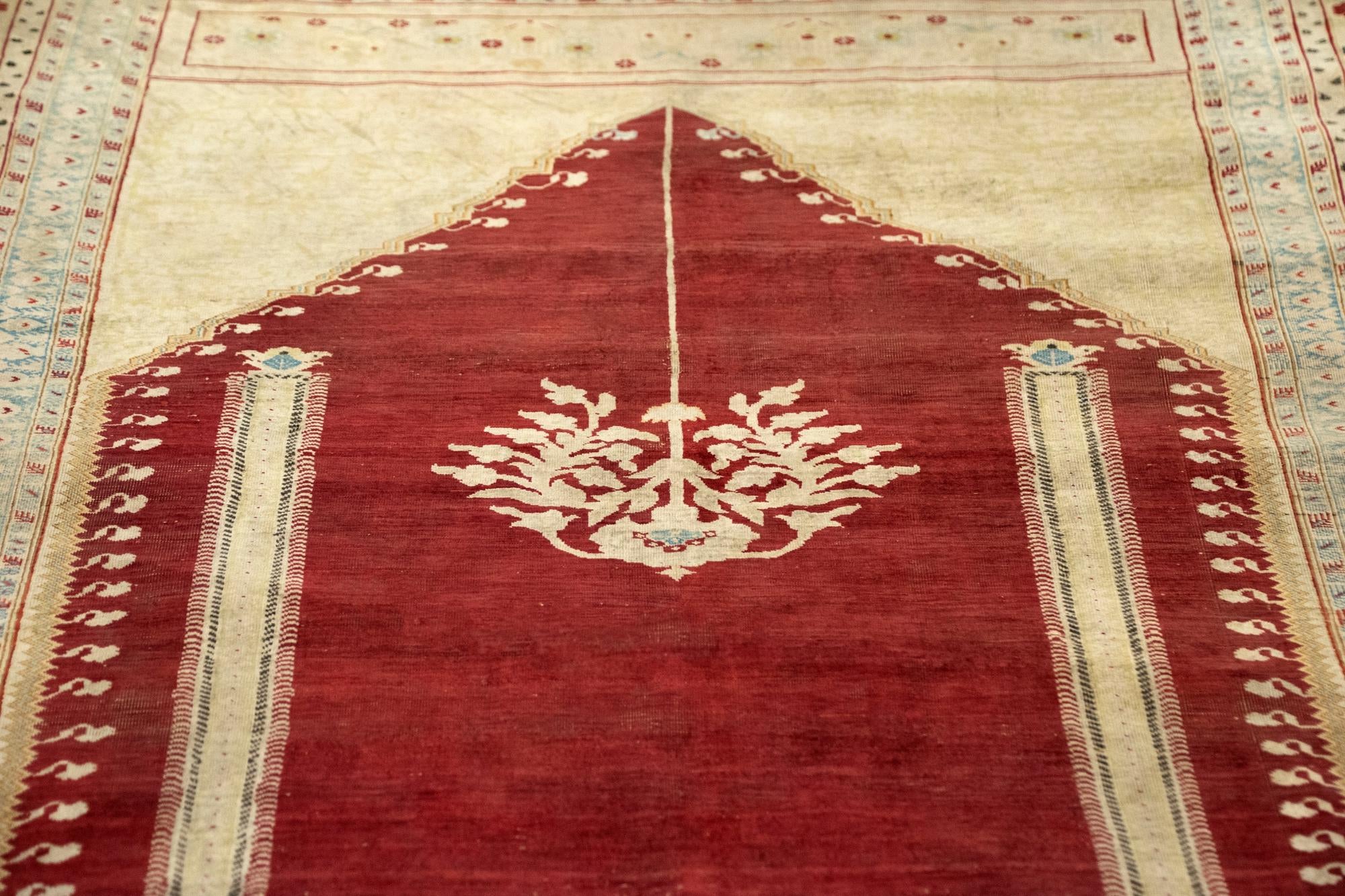 3' 11 x 5' 6 Tabriz Rug