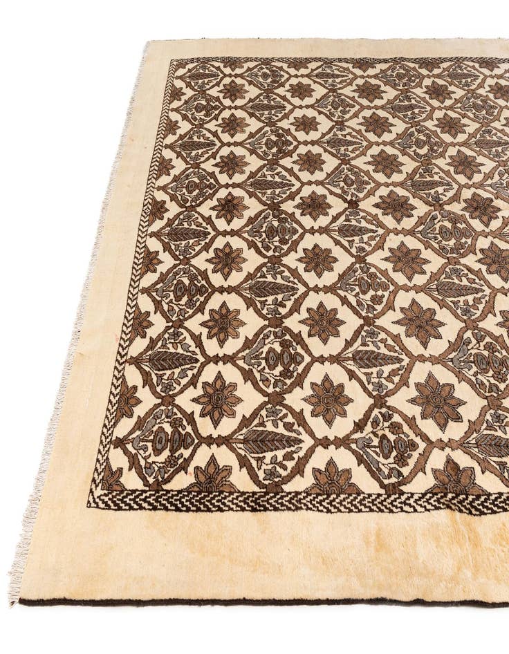 Detail image of 8' 8 x 11' 4 Hand Knotted Tabriz Persian Wool Rug