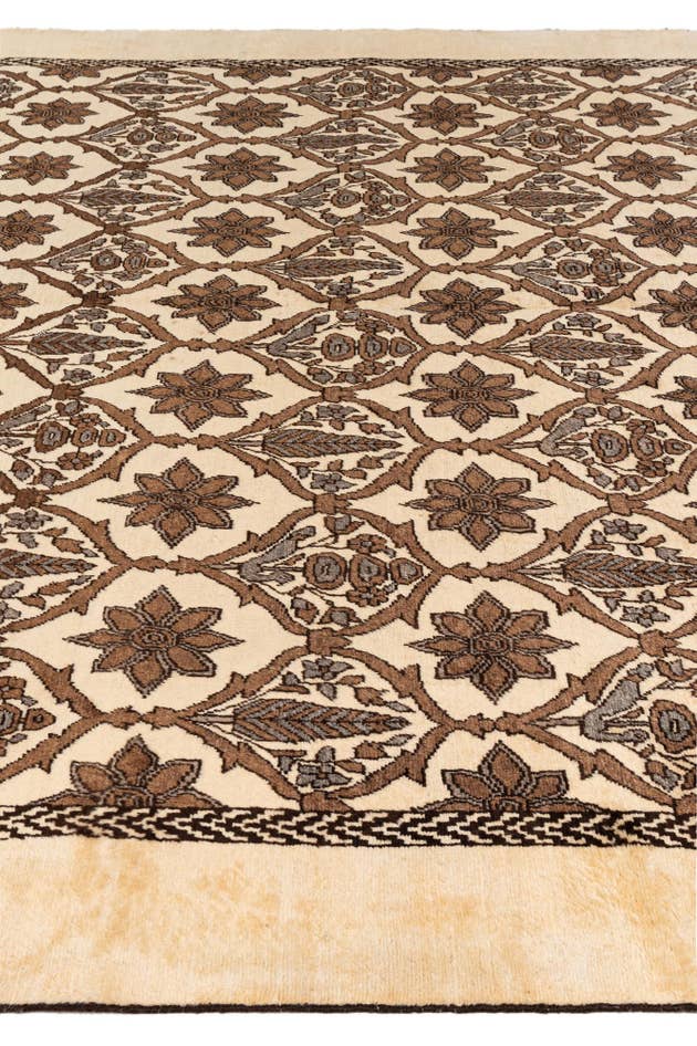 Detail image of 8' 8 x 11' 4 Hand Knotted Tabriz Persian Wool Rug